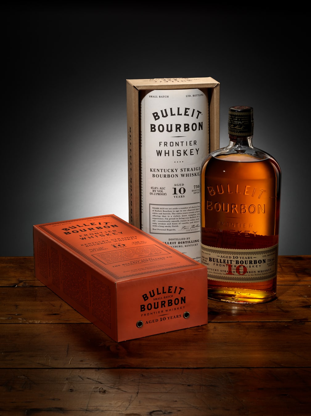 Bulleit Bourbon Aged 10 years bottle and box package design